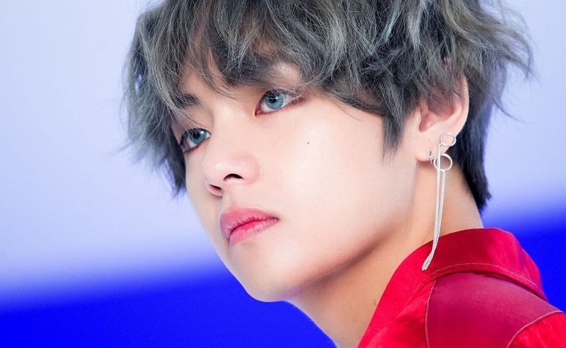 Kim Tae Hyung sở hữu vẻ đẹp phi giới tính