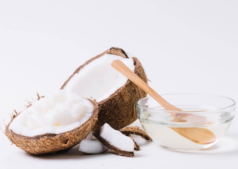 Dầu dừa ủ tóc thực hiện vô cùng đơn giản, hiệu quả cao tại nhà