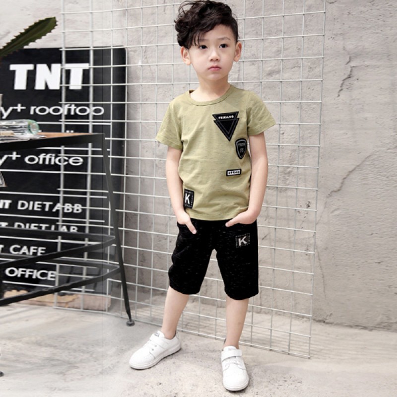 Phối đồ cá tính, năng động cho các bé trai dưới 5 tuổi