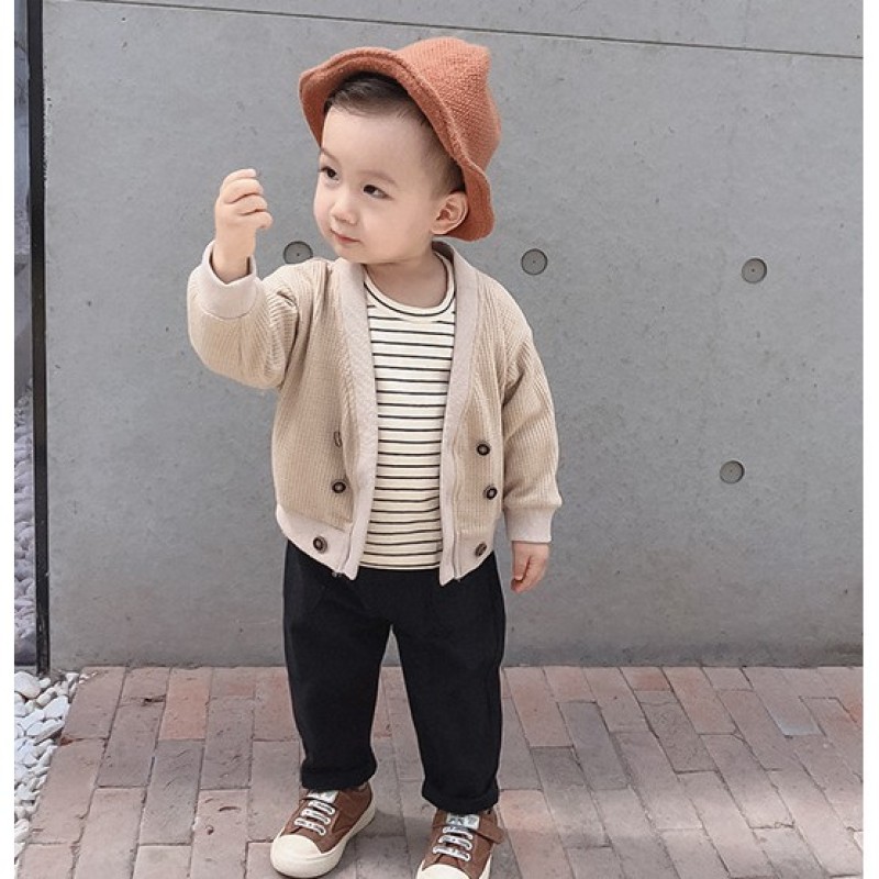 Đôi giày sneaker là ý tưởng hoàn hảo để hoàn thiện set đồ