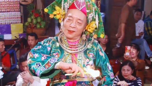 Trang Phục Khi Hầu Các Vị Tứ Phủ Thánh Bà