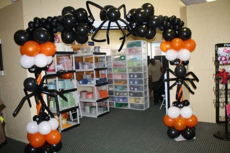 Trang trí Halloween bằng bong bóng (Nguồn: Internet)